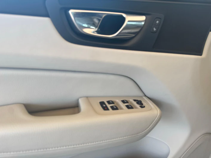 image du véhicule VOLVO XC60