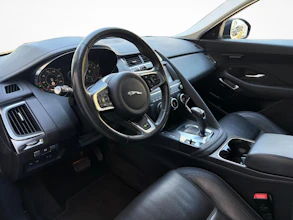 https://vehicle.imgix.net/4299532/0663c3f5-e0fe-4357-8c89-29ce4ba72122.jpg