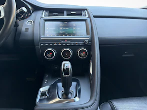 https://vehicle.imgix.net/4299532/aa7952f1-45e8-4585-a9ef-b951c749d666.jpg