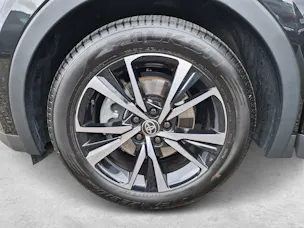 Toyota C-HR 2.0 HEV Trend 4x4 / Jetzt mit attraktivem 1.9% Leasing!
