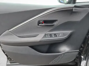 Toyota C-HR 2.0 HEV Trend 4x4 / Jetzt mit attraktivem 1.9% Leasing!