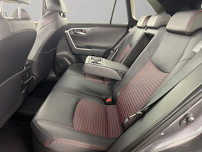 https://vehicle.imgix.net/4299579/d14e1334-cbd9-4e2e-a4fa-2a3f937e47bf.jpg