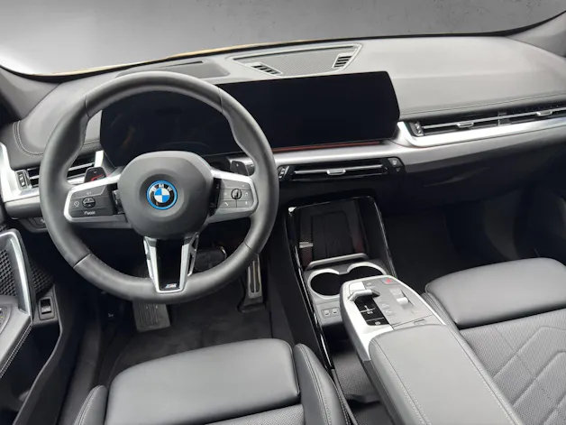 BMW X1 30e xDrive paddles
