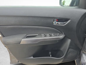 https://vehicle.imgix.net/4299584/863a95e6-4808-4dd1-8c96-3e2cc717eb78.jpg