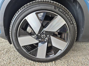 Fahrzeugbild VOLVO C40 P8 Twin Recharge AWD / ab 0,99% Leasing bei Abschluss einer Protect Autoversicherung