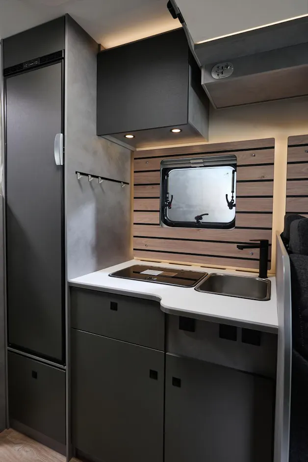 Crosscamp EXPDN 7.0 E Peugeot Boxer 2.2 BlueHDi 140 S/S