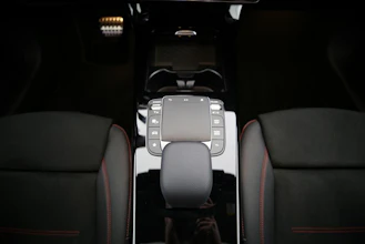 https://vehicle.imgix.net/4299628/0c15d614-0aaf-49c2-9216-5dd9f6777c34.jpg