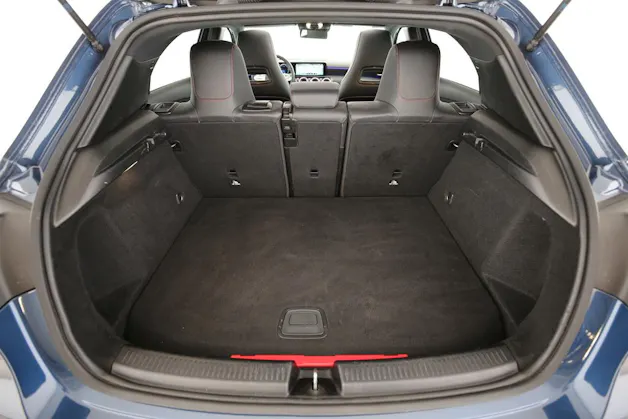 MERCEDES-BENZ A 250 e AMG Line