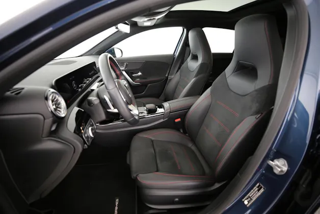 MERCEDES-BENZ A 250 e AMG Line