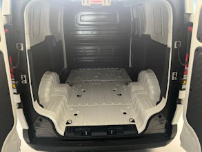https://vehicle.imgix.net/4299636/c5d23f98-d3e6-4226-917b-d6793d7fdccf.jpg