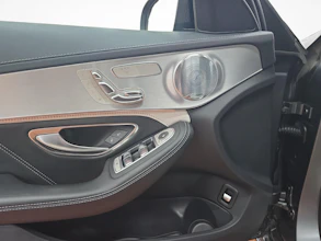 https://vehicle.imgix.net/4299686/da7f351d-2f19-45ab-9d98-12c02dcdc112.jpg