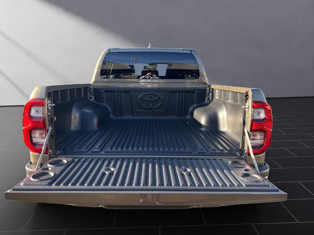 Toyota Hilux Double Cab.-Pick-up 2.8 D-4D MHEV 204 Invincible