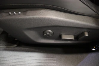 https://vehicle.imgix.net/4299872/ea174dd8-c93a-4a0e-a86b-66bbdb677166.JPG