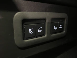 https://vehicle.imgix.net/4299880/554e80e9-dfe4-49a9-97d4-7b373378194b.jpg