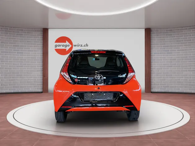 Toyota Aygo 1.0 VVT-i x / 8-fach bereift / frisch ab MFK