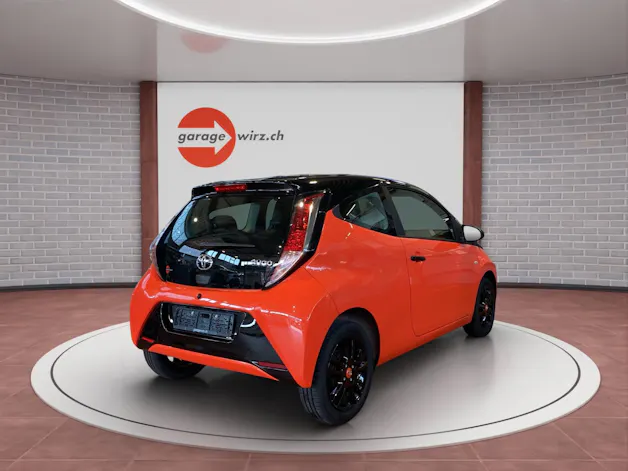 Toyota Aygo 1.0 VVT-i x / 8-fach bereift / frisch ab MFK
