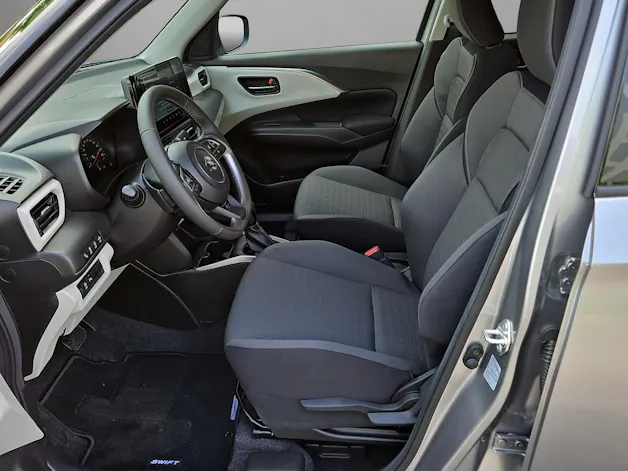 Suzuki Swift 1.2 Sakura Top Hybrid