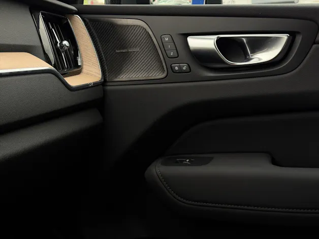 Volvo XC60 2.0 T6 TE Plus Dark eAWD
