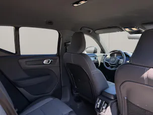 Volvo XC40 2.0 B3 MH Plus Dark .