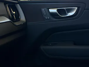 Volvo XC60 2.0 B5 MH Plus Dark AWD