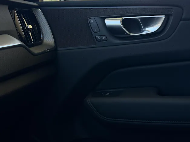 Volvo XC60 2.0 B5 MH Plus Dark AWD