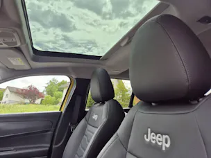 Jeep Avenger 1.2 MHEV Summit & Sky