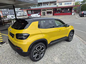 Jeep Avenger 1.2 MHEV Summit & Sky