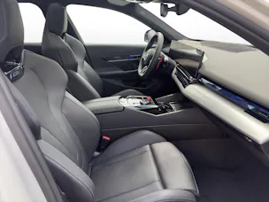 BMW M5 xDrive Touring