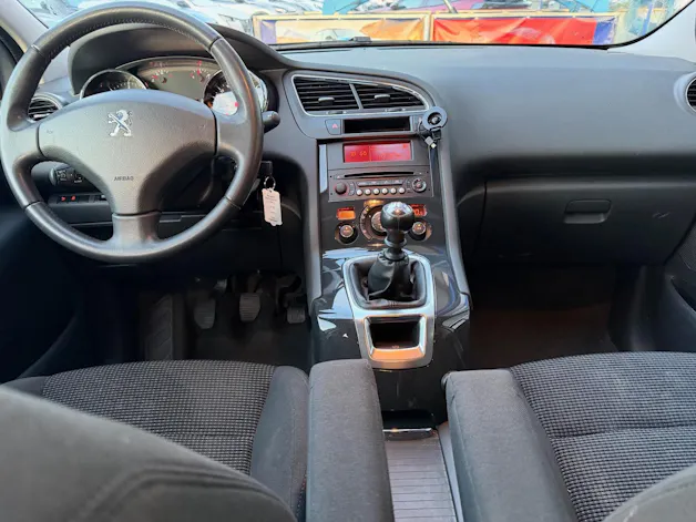 Peugeot 5008 1.6 HDi 115 AC Business Line