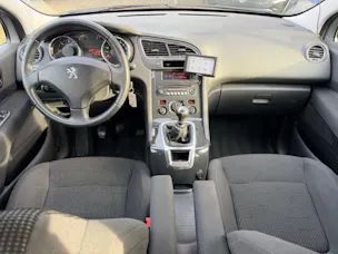 Peugeot 5008 1.6 HDi 115 AC Business Line