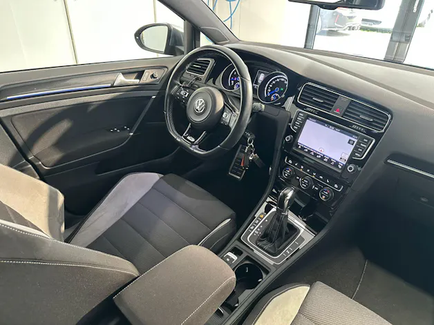 VW Golf VII 2.0 TSI R DSG 4motion