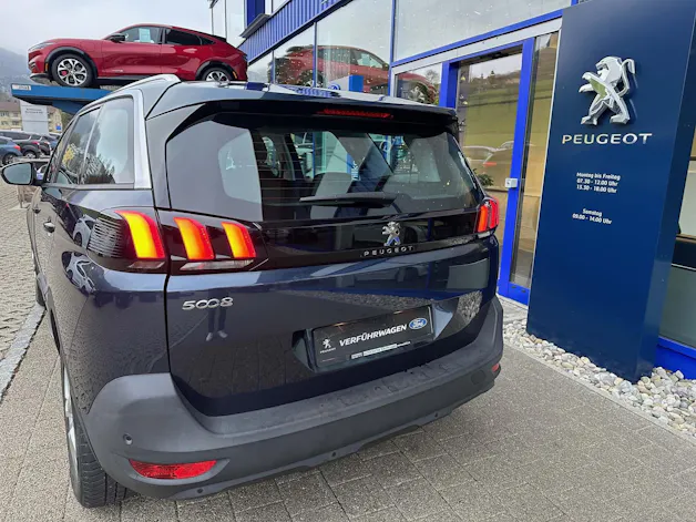 Peugeot 5008 1.5 BlueHDi Business Line