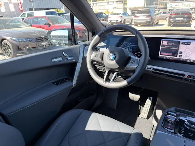 BMW iX xDrive60