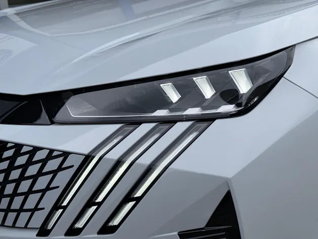 Peugeot 5008 1.2 Hybrid GT