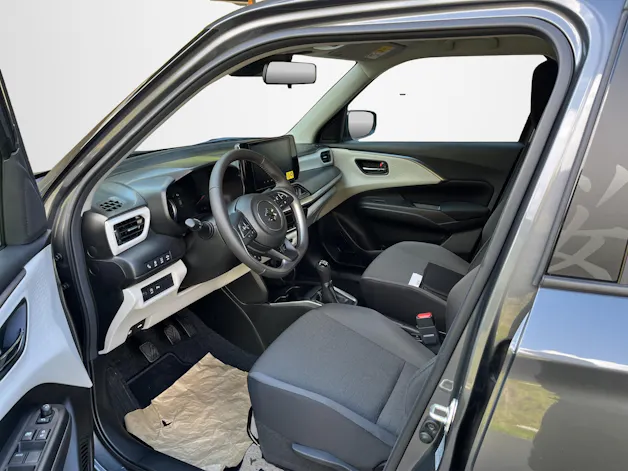 Suzuki Swift 1.2 Sakura Top Hybrid 4x4