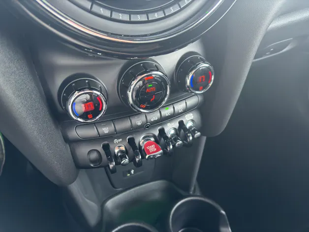 Mini Cabrio F57 1.5i Cooper