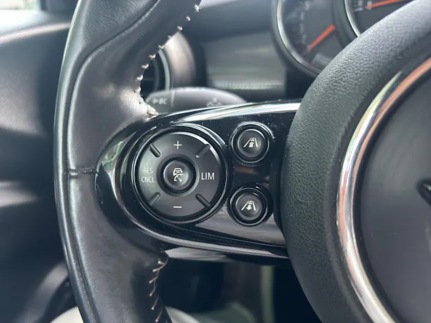 Mini Cabrio F57 1.5i Cooper