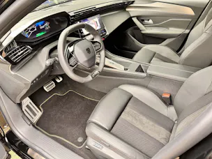 Peugeot 408 1.6 PHEV 225 GT