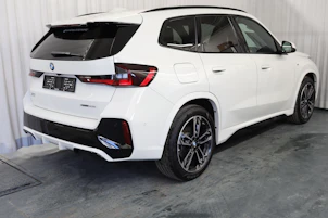 Fahrzeugbild BMW X1 23i xDrive paddles