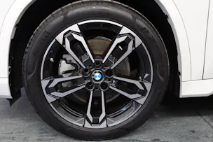 BMW X1 23i xDrive paddles