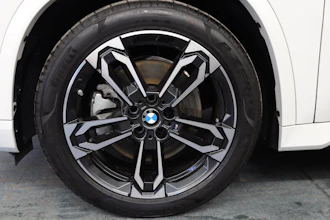 https://vehicle.imgix.net/4300229/464f3747-abf0-48d9-9dcf-1e09682c97d0.JPG