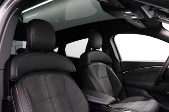 https://vehicle.imgix.net/4300255/494800bc-9da5-41a3-88fa-9f8ab1e21f87.JPG