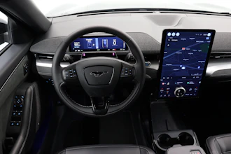 https://vehicle.imgix.net/4300255/d608fcbe-a2af-41c0-ae24-a23d9b06204c.JPG