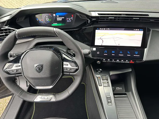 Peugeot 408 1.6 PHEV 225 GT