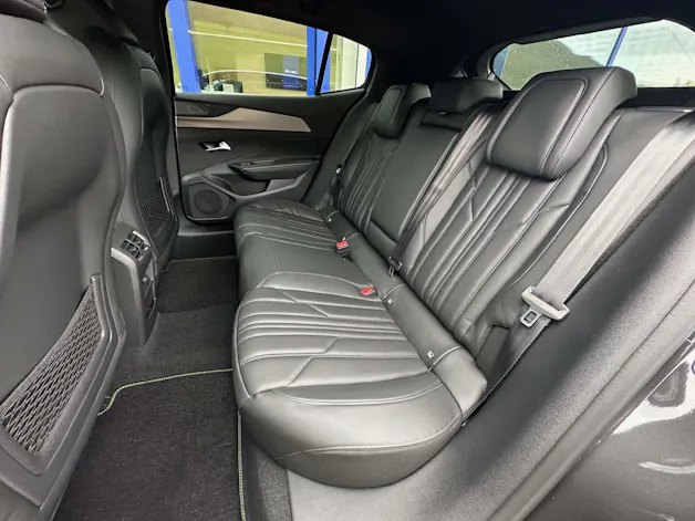 Peugeot 408 1.6 PHEV 225 GT