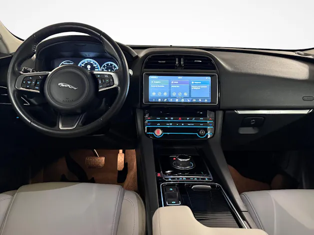 Jaguar F-Pace 2.0 T 250 Advantage AWD