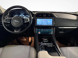 image du véhicule JAGUAR F-Pace 2.0 T 250 Advantage AWD