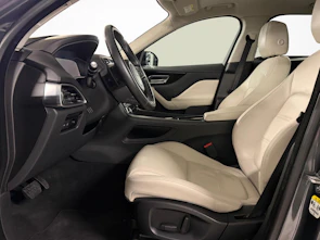 image du véhicule JAGUAR F-Pace 2.0 T 250 Advantage AWD