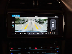 image du véhicule JAGUAR F-Pace 2.0 T 250 Advantage AWD