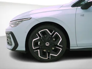 VW Golf VIII 1.5 eTSI R-Line DSG